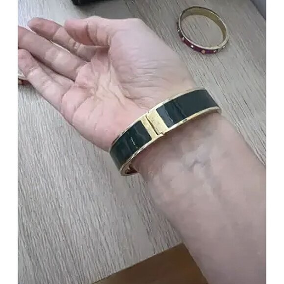 Tory Burch Enameled Kira Logo Hinged Bracelet Gold/ Green OS - Picture 3 of 12